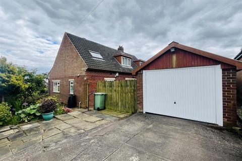 3 bedroom detached bungalow for sale, Fixby Park Drive, Huddersfield HD2