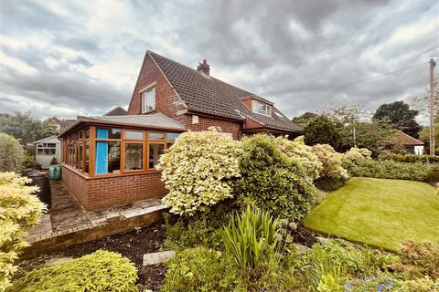 3 bedroom detached bungalow for sale, Fixby Park Drive, Huddersfield HD2