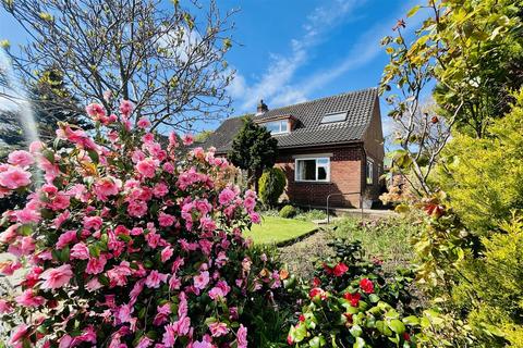 4 bedroom detached house for sale, Fixby Park Drive, Huddersfield HD2