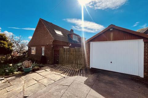 4 bedroom detached house for sale, Fixby Park Drive, Huddersfield HD2