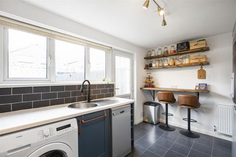 27 Arkaig Drive, Crossford, Dunfermline, KY12 8YW