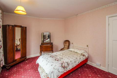19 Beechwood Avenue, Wakefield, WF2 9JZ