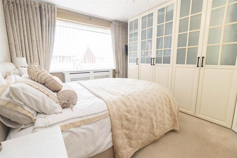4 bedroom semi-detached house for sale, Sidlaw Avenue, Preston Grange, North Shields