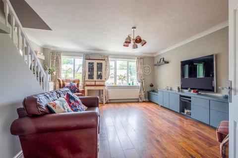 3 bedroom semi-detached house for sale, The Orchards, Brighouse