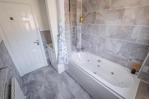 24 The Orchards, Brighouse, HD6 3NZ