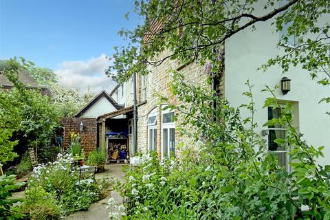 3 bedroom cottage for sale, Main Road, Arundel BN18