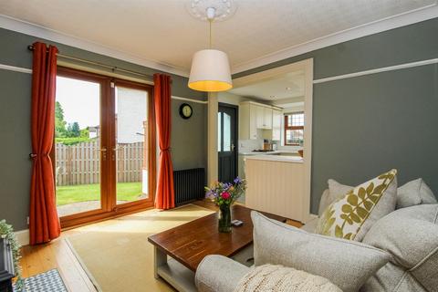 3 bedroom semi-detached house for sale, Milnthorpe Crescent, Wakefield WF2