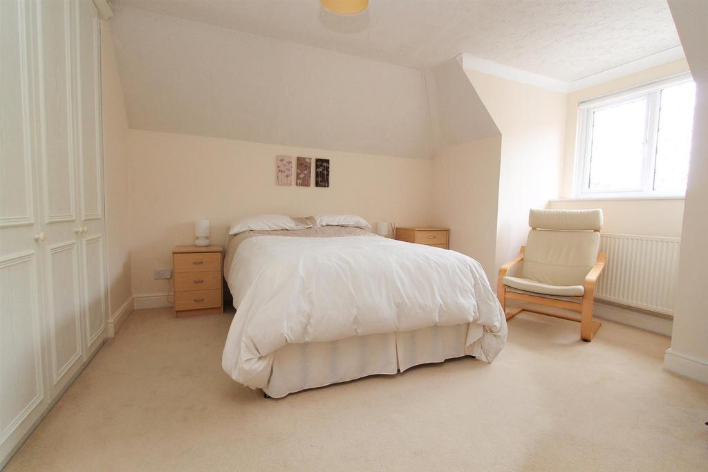 Bed 1.jpg