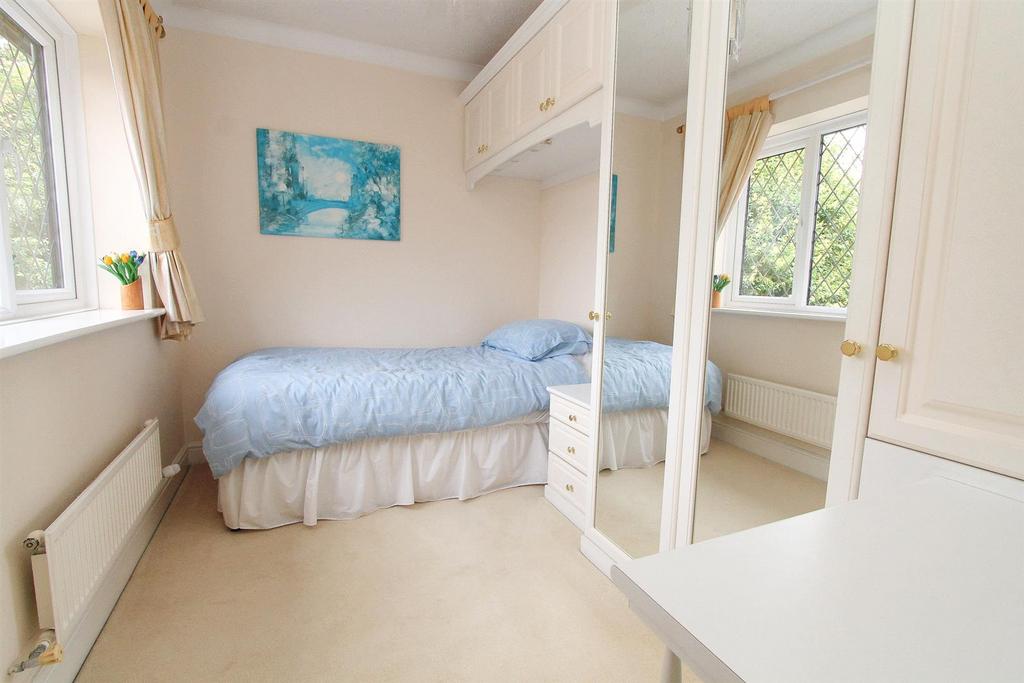 Bed 4.jpg