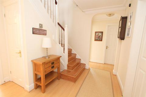 30 Wellfield Gardens, Carshalton, SM5 4EA