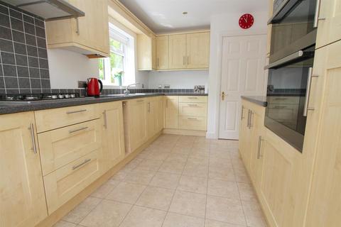 30 Wellfield Gardens, Carshalton, SM5 4EA