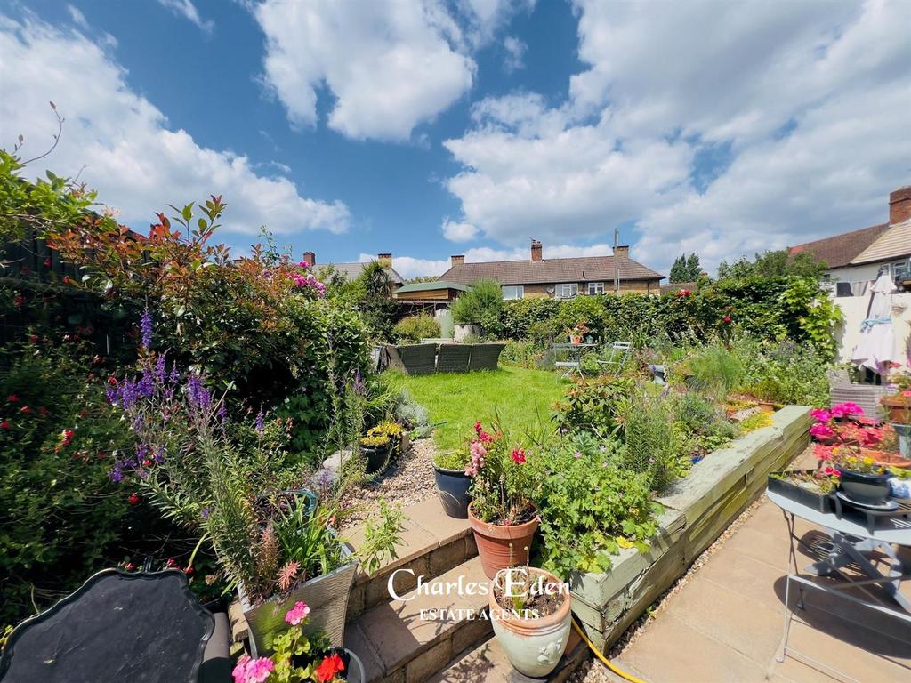 Garden from patio.jpg