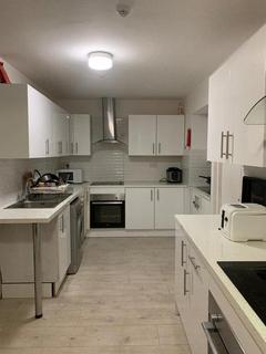 1 bedroom in a house share to rent, St Leonards Gardens, Middlesex TW5