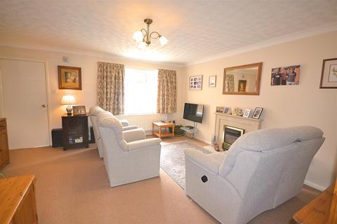 3 bedroom detached house for sale, Highgrove Close, Dorchester