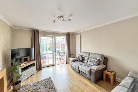 2 bedroom end of terrace house for sale, Gilroy Close, Longwell Green, Bristol