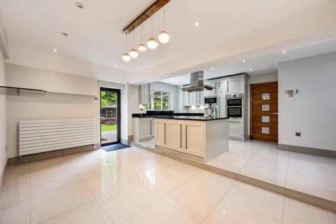 5 bedroom detached house for sale, Woodlands Close, Apperley Bridge BD10