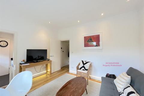 2 bedroom flat to rent, South Villas, London NW1