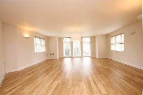 2 bedroom apartment to rent, Ashley Road, Hale, Altrincham