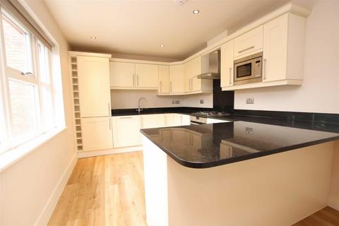 2 bedroom apartment to rent, Ashley Road, Hale, Altrincham