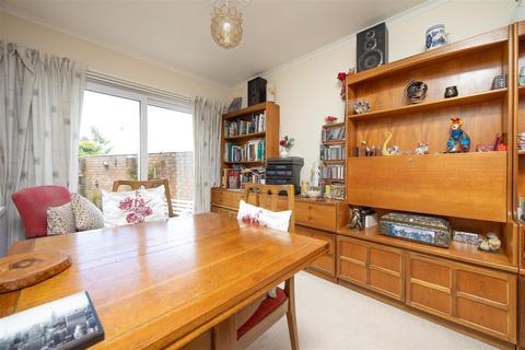 20 Parklands, Trowbridge, BA14 8NR