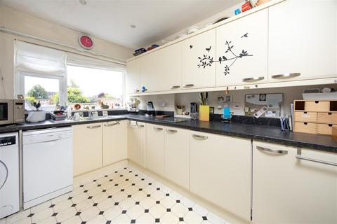 20 Parklands, Trowbridge, BA14 8NR