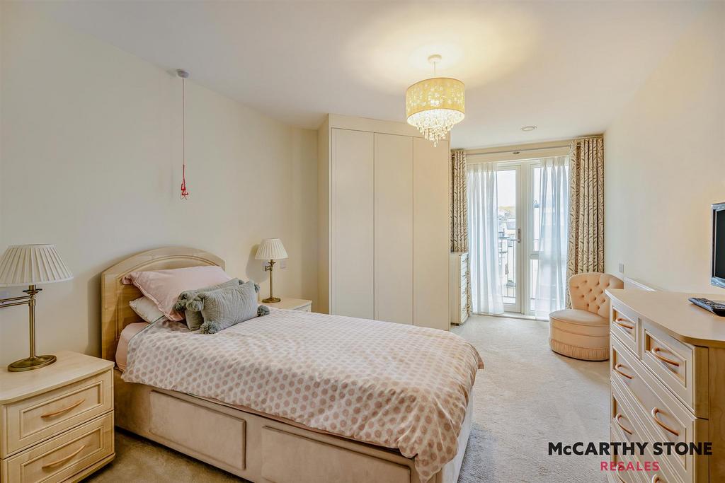 8600989-interior10-800.jpg