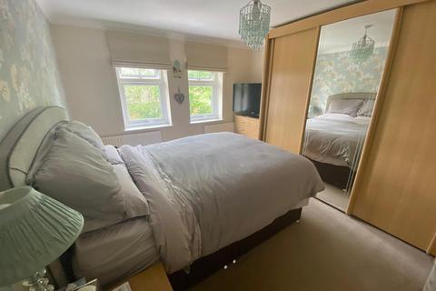 2 bedroom terraced house for sale, Wardour Close, Macclesfield