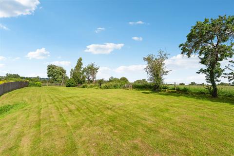 3 bedroom detached house for sale, Leighton Road, Stoke Hammond, Buckinghamshire