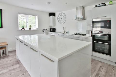 4 bedroom detached house for sale, Goslings Turning, Bursledon, Southampton