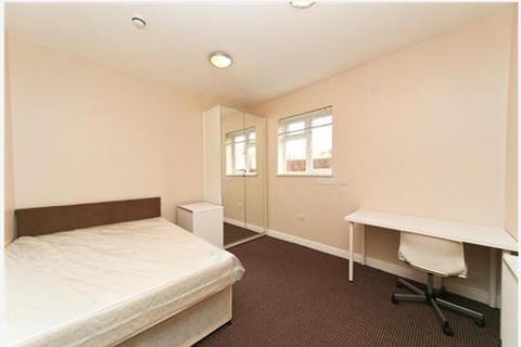 1 bedroom in a house share to rent, Saxon Road, Southall UB1