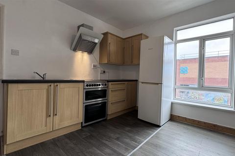 2 bedroom flat to rent, Gloucester Road, Horfield