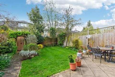 30 Fitzroy Crescent, London, W4 3EL