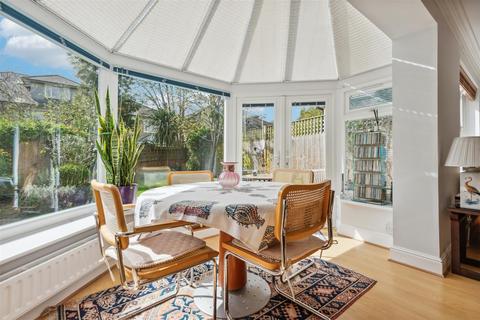 30 Fitzroy Crescent, London, W4 3EL