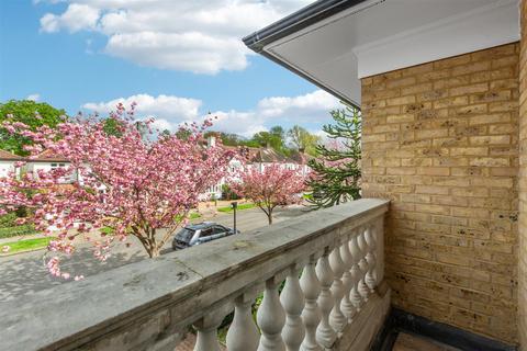 30 Fitzroy Crescent, London, W4 3EL