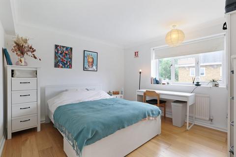 3 bedroom flat for sale, Herne Hill Road, London, SE24