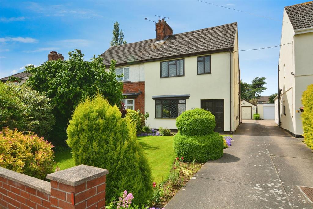 Messingham Road, Scunthorpe 3 bed semidetached house for sale £154,950