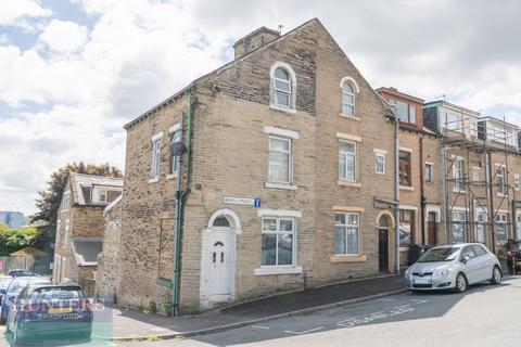 4 bedroom end of terrace house for sale, Arnold Place Bradford, West Yorkshire, BD8 8NH