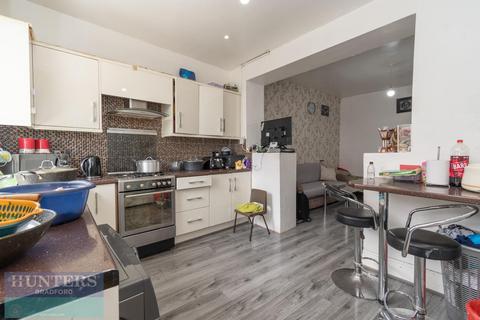 4 bedroom end of terrace house for sale, Arnold Place Bradford, West Yorkshire, BD8 8NH