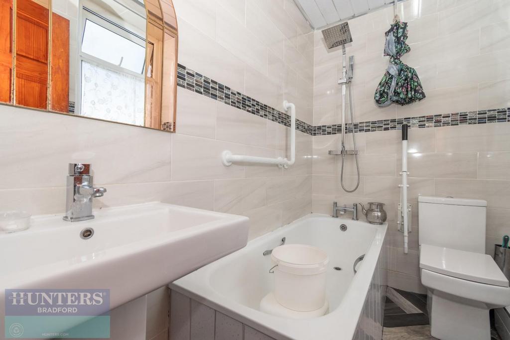 First floor: family bathroom