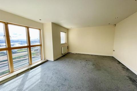 2 bedroom flat for sale, Villandry Fort RoadNewhavenEast Sussex