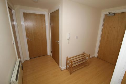 2 bedroom flat to rent, Crossley House, Halifax