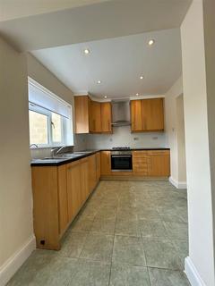 4 bedroom semi-detached house to rent, 10 Percy RoadBexleyheathKent