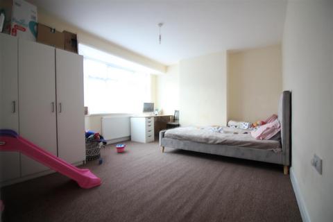 1 bedroom flat to rent, Elmsworth Avenue, Hounslow