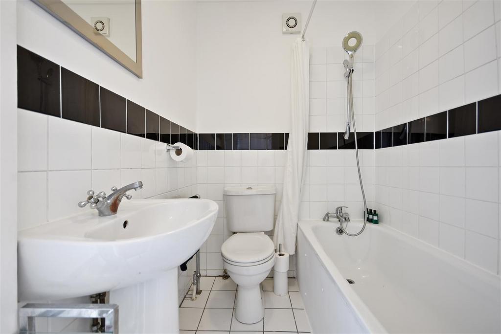 FB - The Grampians - Bathroom3 (1).JPG