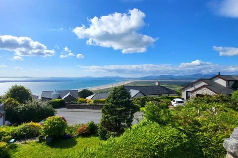 3 bedroom detached bungalow for sale, Heol y Bryn, Harlech