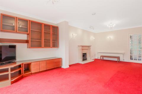18 Arbour Close, Kenilworth, CV8 2BA