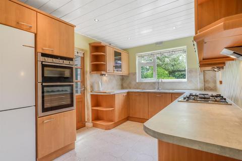 18 Arbour Close, Kenilworth, CV8 2BA