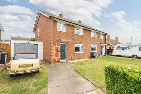 3 bedroom house for sale, Queens Crescent, Clapham, Bedford