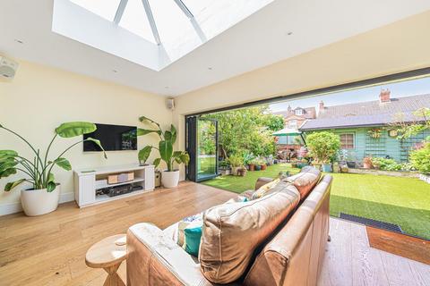 4 bedroom house for sale, Pembroke Street, Bedford