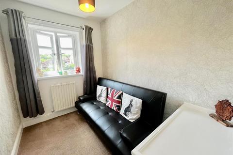 3 bedroom semi-detached house for sale, Peacock Court, Gateshead